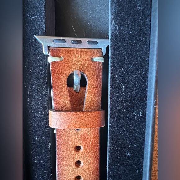 Apple Series 8: handmade leather band - Picture 3 of 8